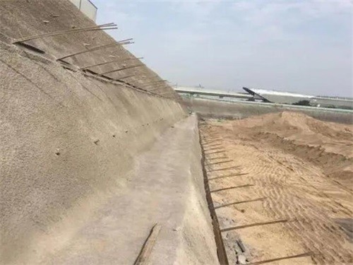 桥西河道边坡加固